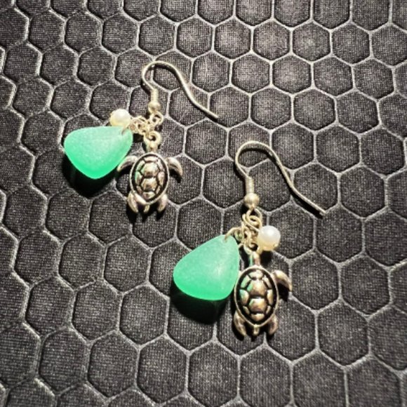 Turtle Earrings with Aqua Sea Glass 18K White Gold Plated - Picture 1 of 1